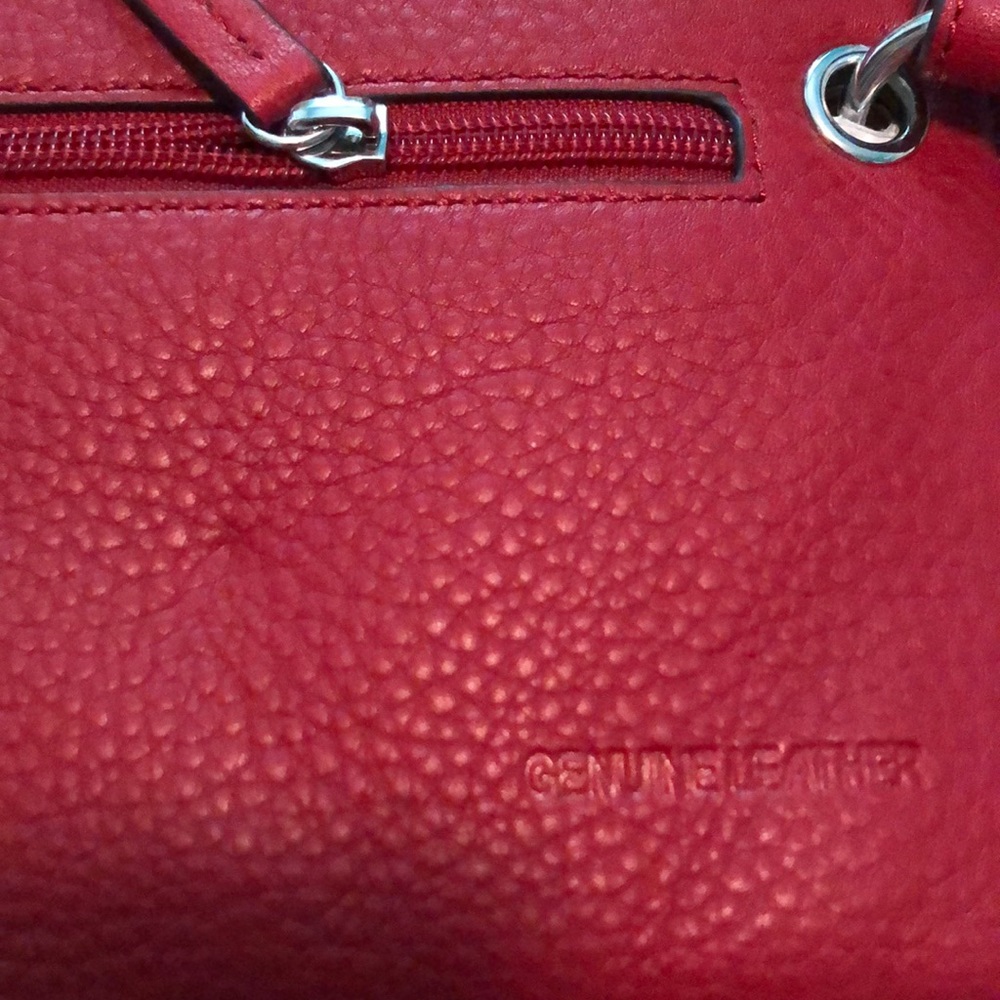 Red clutch - Picture 2 of 5
